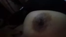 Musta narttu putoaa  ...