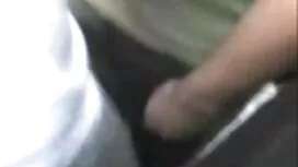 Kaksi nuorta, nuolee ...