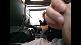 Miehet ja naiset kov ...