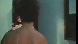 Kaunis brunette lasi ...