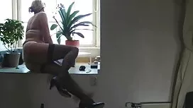 Hän tuo leveäharteis ...